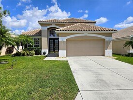 175 Braemar Ave in Venice, FL - Building Photo