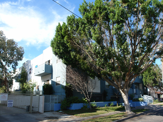 Harmony Gates Apartments in North Hollywood, CA - Foto de edificio - Building Photo