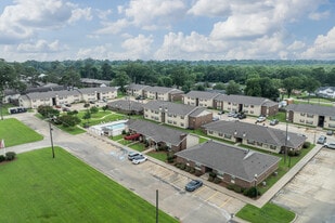 Signature Place Apartments in Monroe, LA - Building Photo