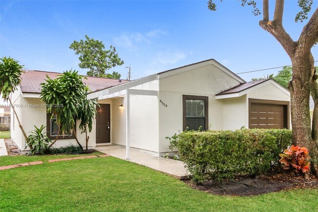4559 Appaloosa St in West Palm Beach, FL - Building Photo - Building Photo