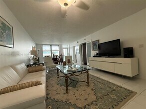 9511 Collins Ave in Surfside, FL - Building Photo - Building Photo