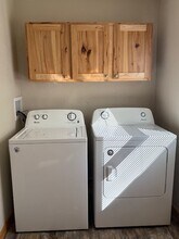 407 W Arnold St in Marshfield, WI - Building Photo - Building Photo