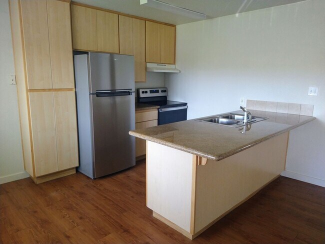 610-616 Iris Dr in Redding, CA - Building Photo - Building Photo