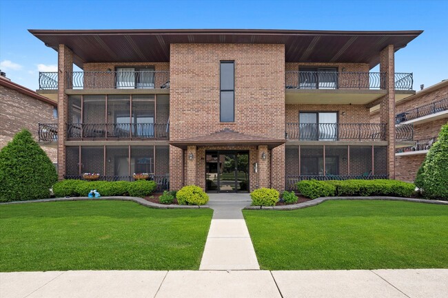 property at 16743 Paxton Ave