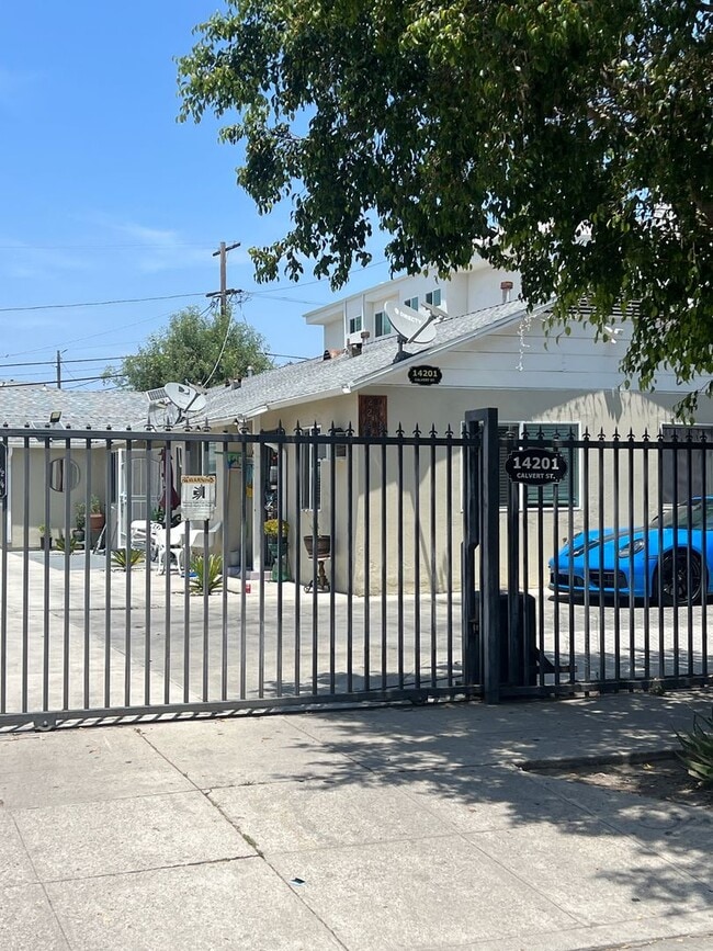 property at 14203 3/4-14204 Calvert St