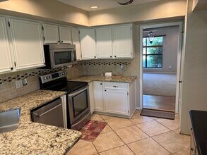 6104 W Woodbrook Rd in Warr Acres, OK - Building Photo - Building Photo