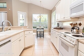 341 Island Green Dr, Unit 306 in St. Augustine, FL - Building Photo - Building Photo