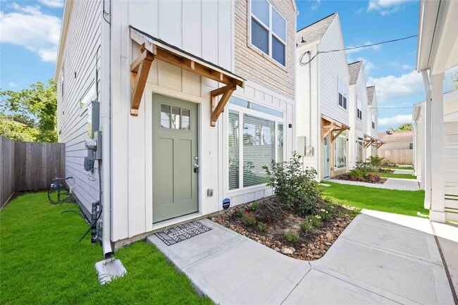 8016 Willow St in Houston, TX - Building Photo - Building Photo