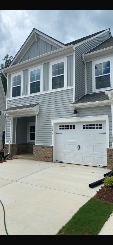 7702 Leeds Castle Ln in New Kent, VA - Foto de edificio - Building Photo