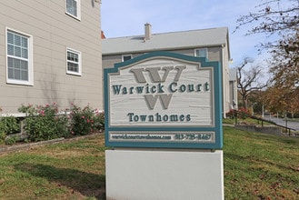 Warwick Court Townhomes in Kansas City, MO - Foto de edificio - Building Photo
