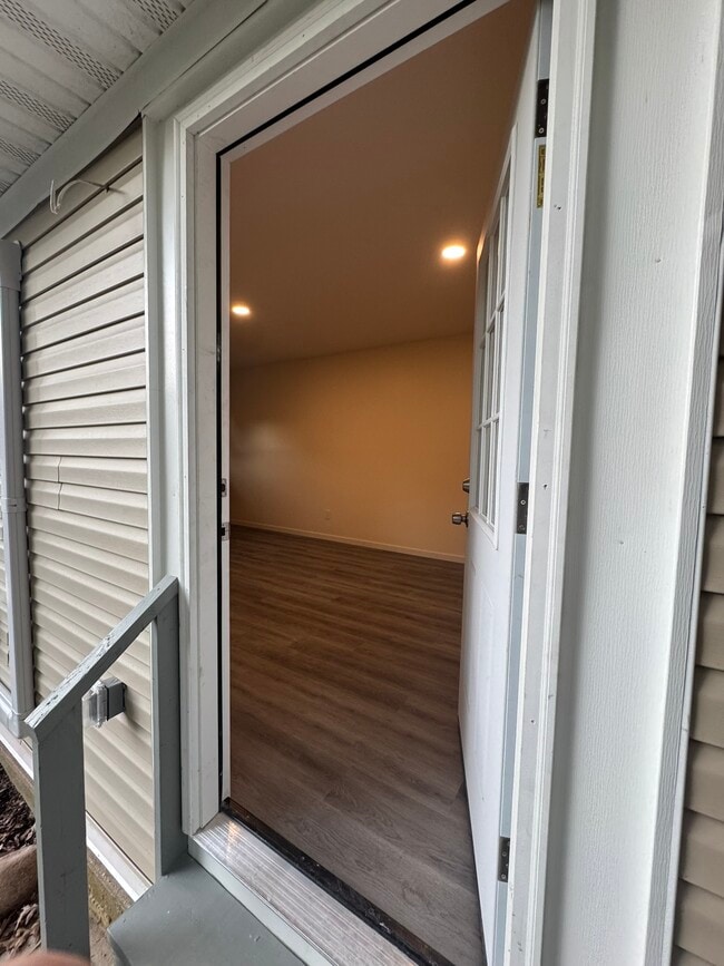422 Johnson Ave in Ronkonkoma, NY - Building Photo - Building Photo