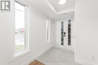 1975 Banff Ave in Ottawa, ON - Building Photo - Building Photo