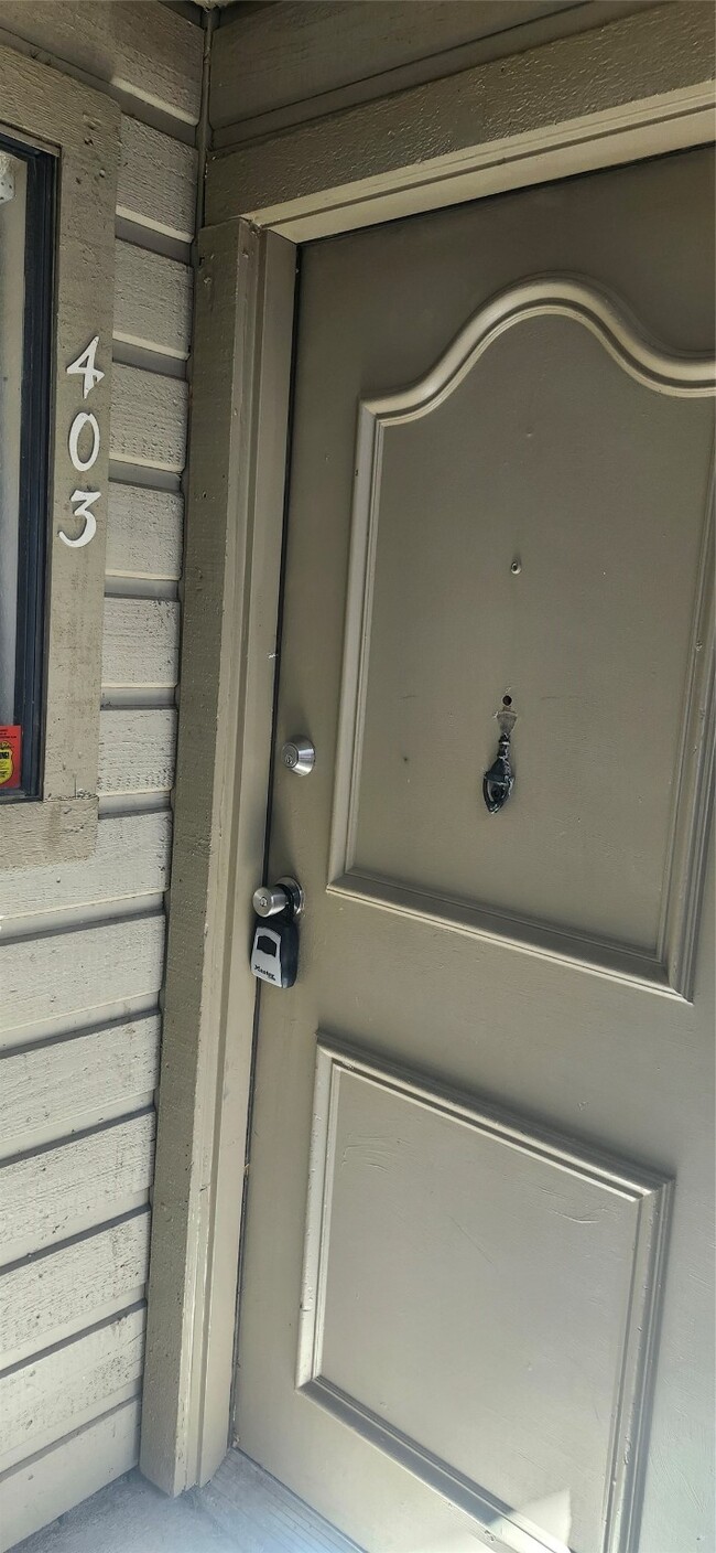 property at 8918 Bissonnet St