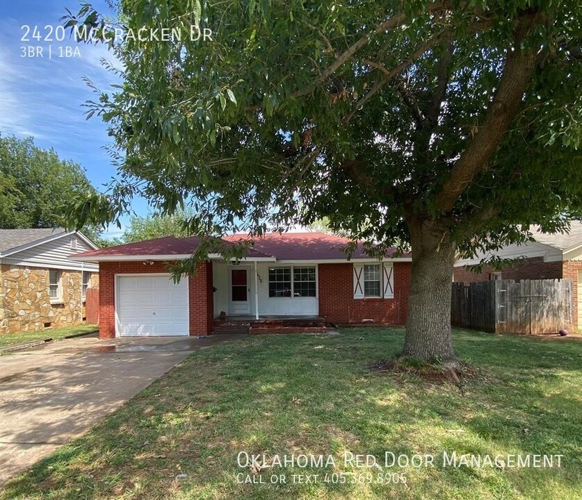 2420 McCracken Dr in Del City, OK - Building Photo