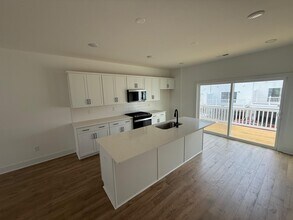 15384 Oasis Sun Aly in Midlothian, VA - Building Photo - Building Photo