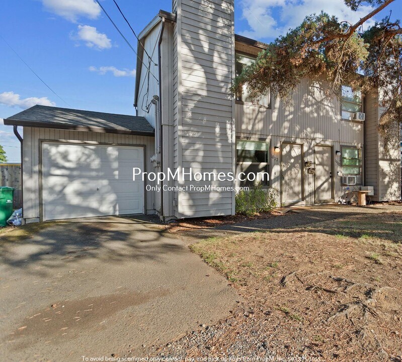 1022 NE 81st Ave in Portland, OR - Building Photo