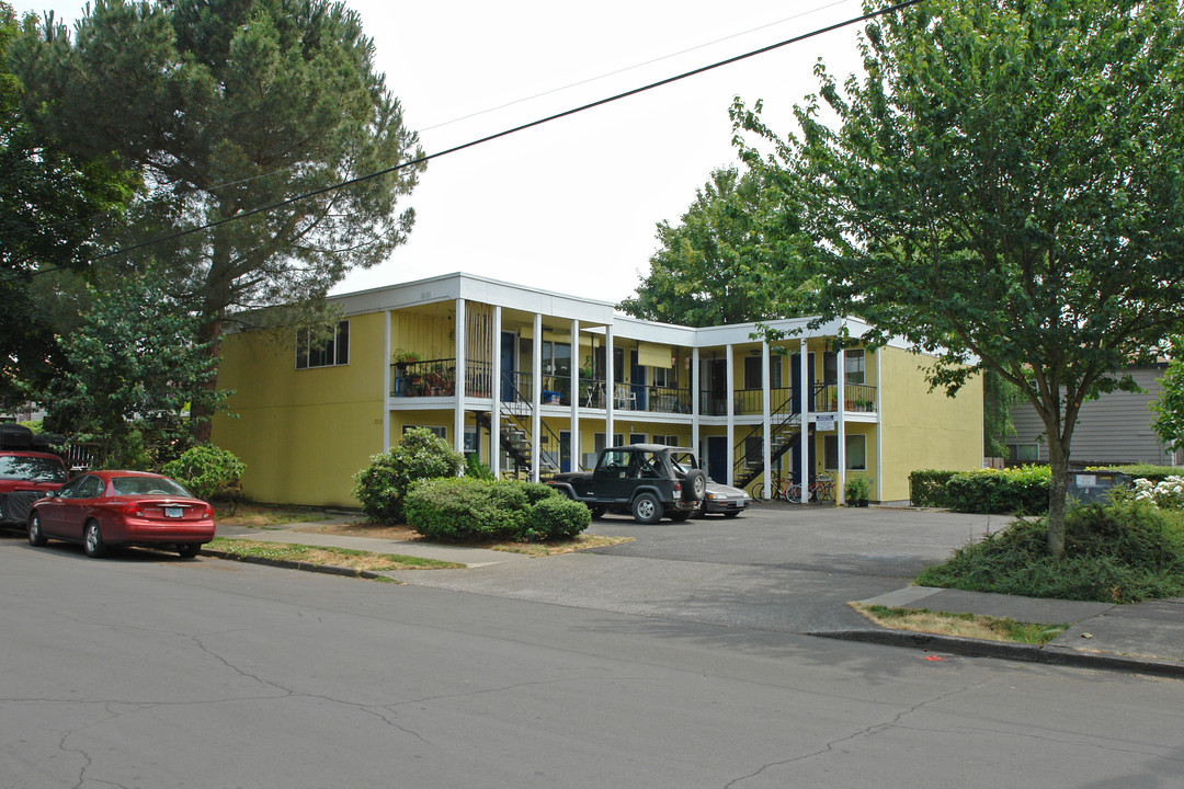 3212 SE Morrison St in Portland, OR - Foto de edificio