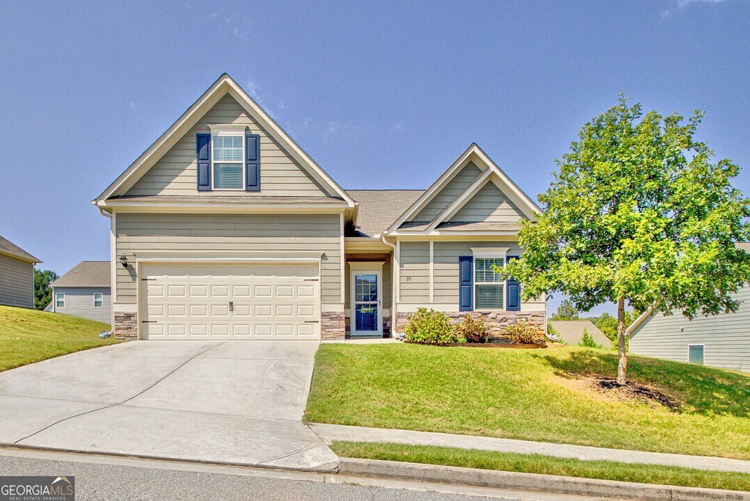 10 Vintage Ave in Newnan, GA - Building Photo