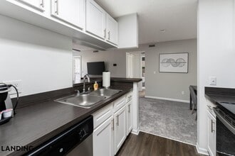 10263 Whispering Forest Dr, Unit 611 in Jacksonville, FL - Building Photo - Building Photo