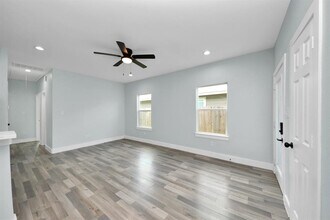 7502 Sandle St in Houston, TX - Building Photo - Building Photo