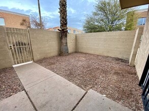 4510 E Wood St in Phoenix, AZ - Building Photo - Building Photo