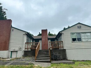 9919 SW Boones Ferry Rd in Portland, OR - Building Photo - Building Photo