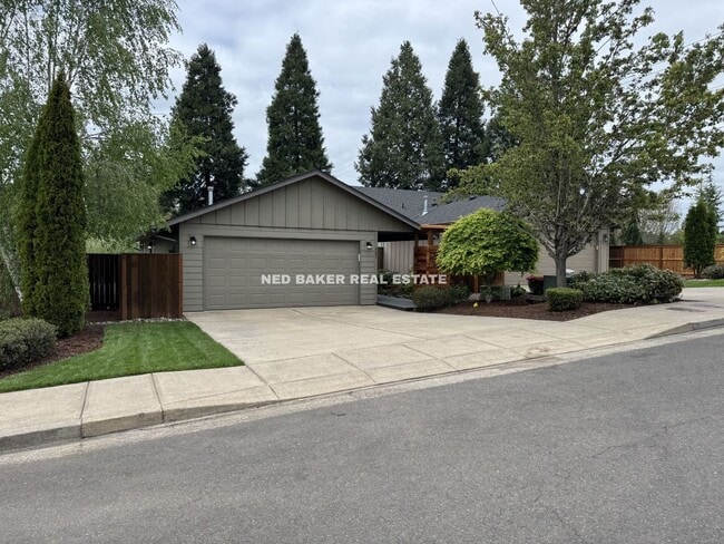 885 Creek Ct NW in Salem, OR - Building Photo - Building Photo