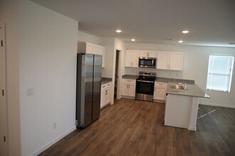 1267 Flowstone Trl in Benson, AZ - Building Photo - Building Photo