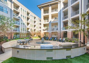 MAA Acklen in Nashville, TN - Building Photo - Building Photo