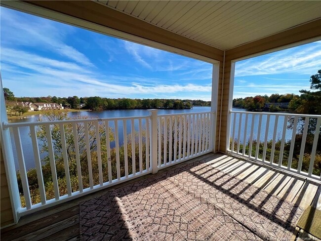 3330 Harbour Pointe Pl