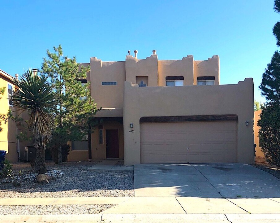 4009 Willowbrook Pl NW in Albuquerque, NM - Building Photo