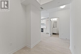 1 Kyle Lowry Rd in Toronto, ON - Building Photo - Building Photo