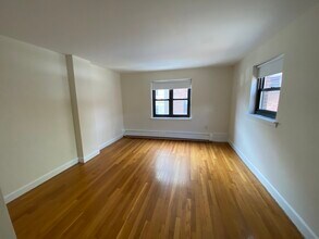 46 Harvard Ave, Unit 3 in Brookline, MA - Foto de edificio - Building Photo