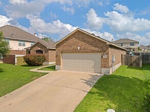 5911 Flat Slate Drive in Killeen, TX - Building Photo - Building Photo