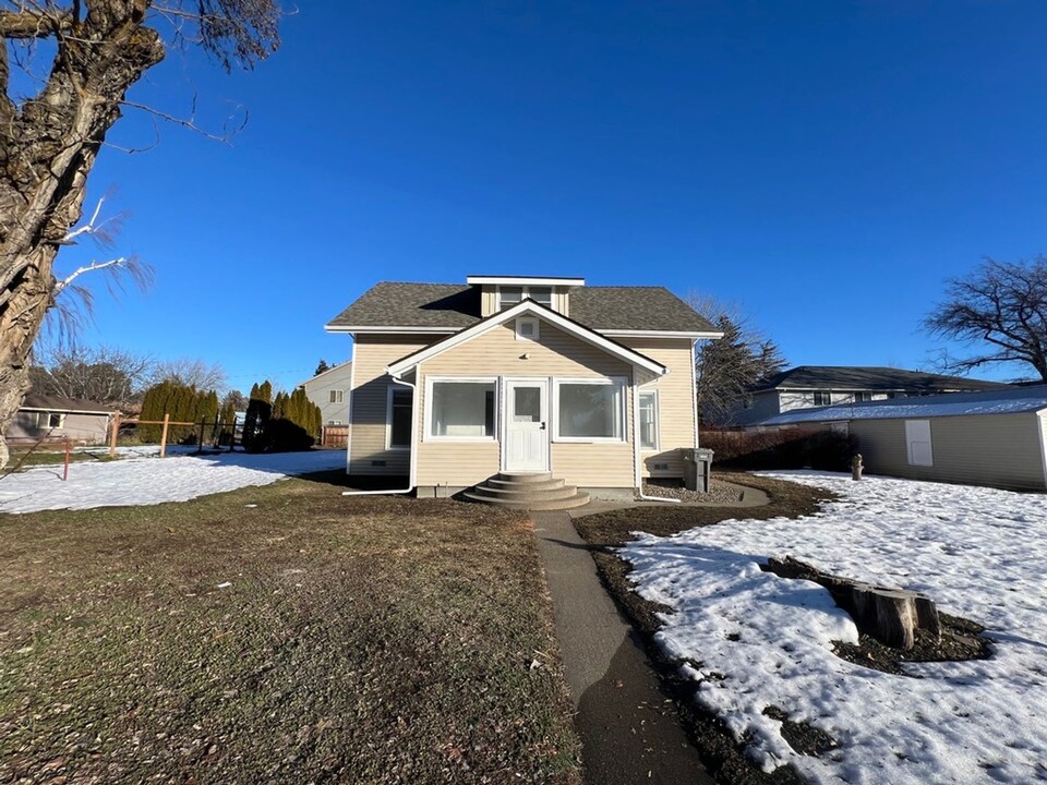 610 S Pine St in Ellensburg, WA - Building Photo