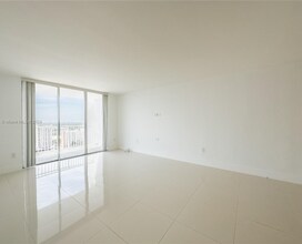 2851 NE 183rd St in Aventura, FL - Building Photo - Building Photo