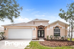 1221 Barclay Wood Dr in Ruskin, FL - Building Photo
