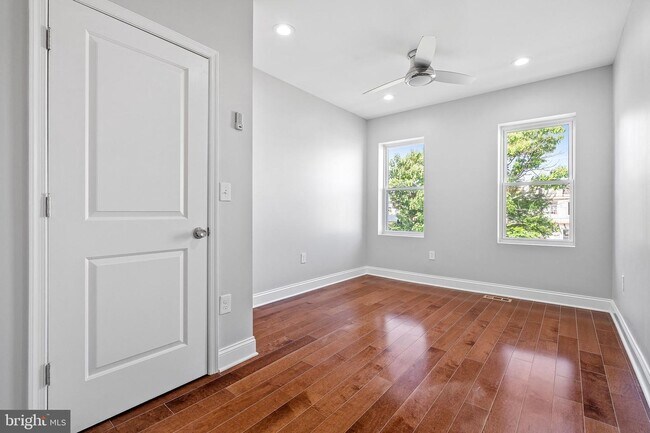 property at 823 N Bradford St