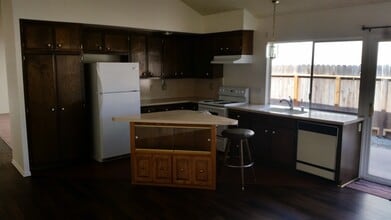 444 Blanco Ct in Camarillo, CA - Building Photo - Building Photo