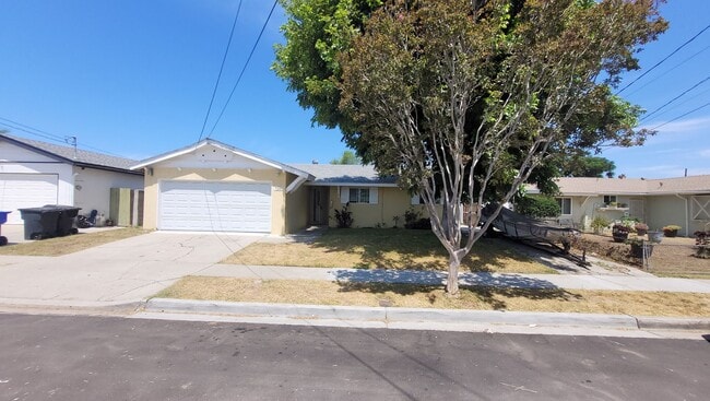 property at 7260 Gatewood Ln
