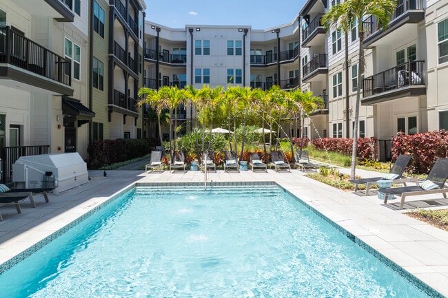 The Gray in Tampa, FL - Building Photo - Building Photo