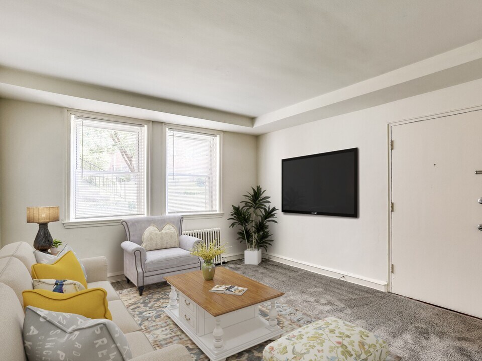 Falls Court Apartments Photo