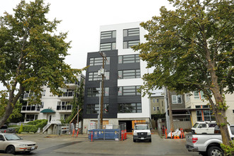 Solo Lofts in Seattle, WA - Building Photo - Building Photo