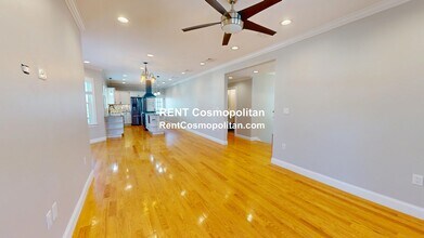 41 Sydney St, Unit 1 in Medford, MA - Foto de edificio - Building Photo