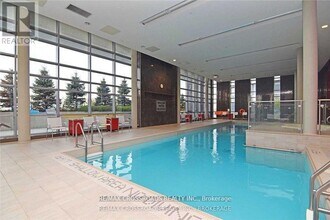 125 Village Green Square in Toronto, ON - Building Photo - Building Photo