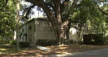 Centerpoint Apartments in Gainesville, FL - Building Photo - Building Photo