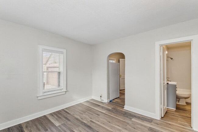 property at 724 S Poplar St