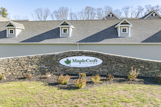 Maplecroft Village in Cheshire, CT - Foto de edificio - Building Photo