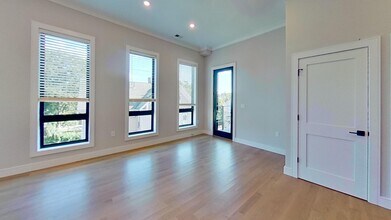 16 Highgate St, Unit #303 in Boston, MA - Foto de edificio - Building Photo