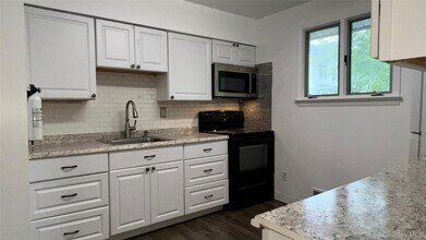 315 W Main St in Stony Point, NY - Building Photo - Building Photo